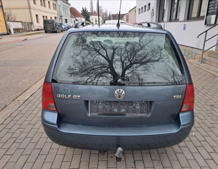 Volkswagen Golf 11