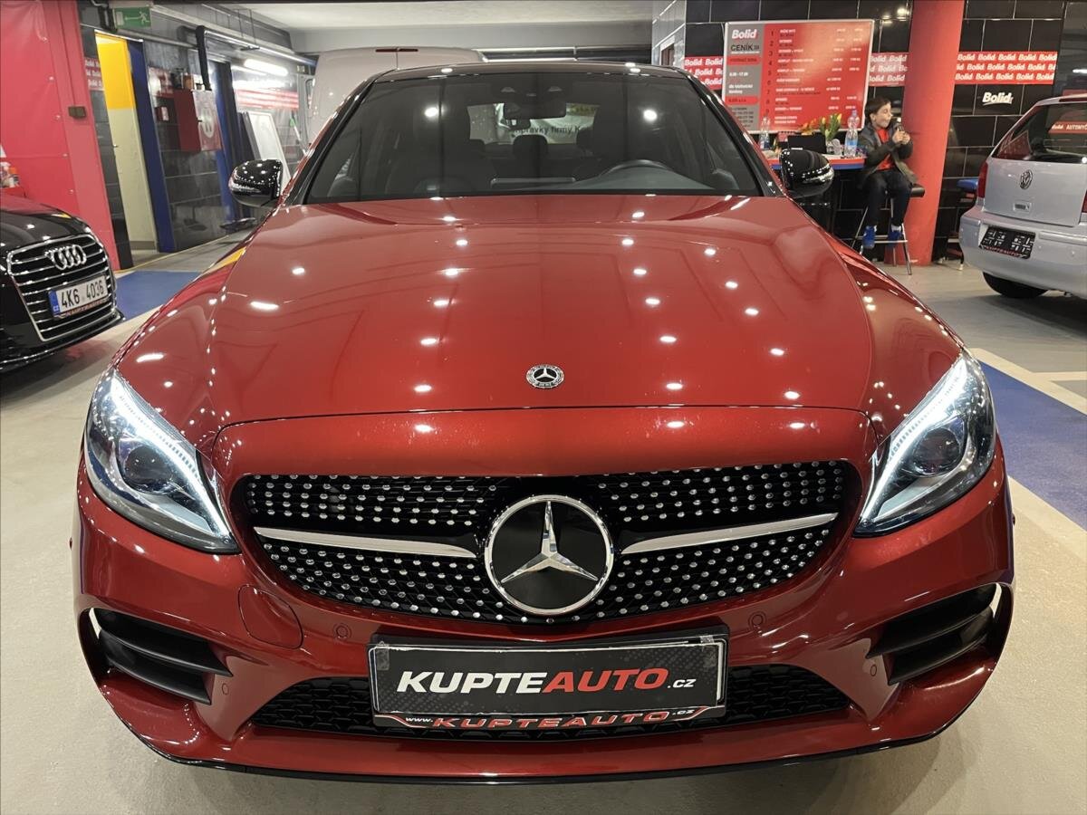 Mercedes-Benz Třídy C Sedan / Limuzína 2,0 l 143 kw
