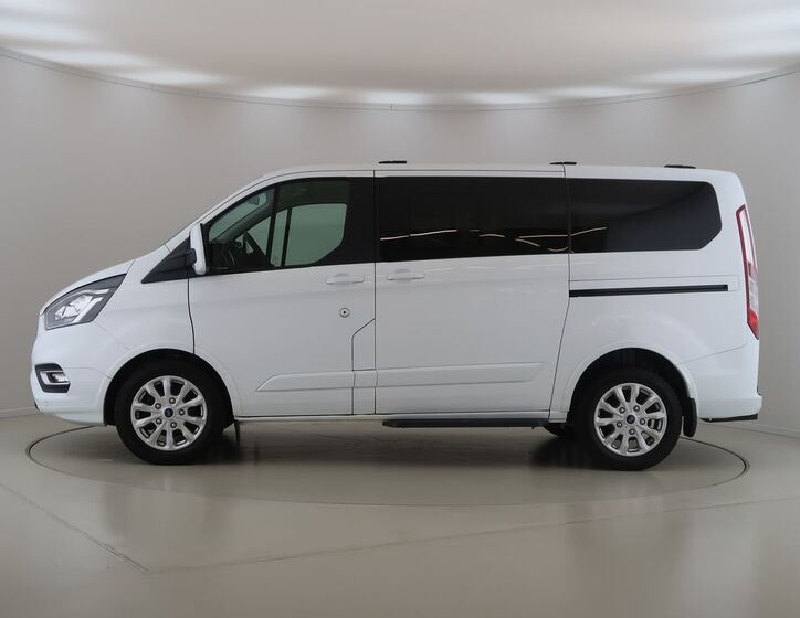 Ford Tourneo Custom 8