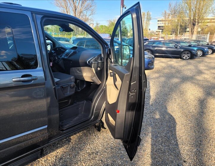 Ford Tourneo Custom MPV 2,0 l 125 kw