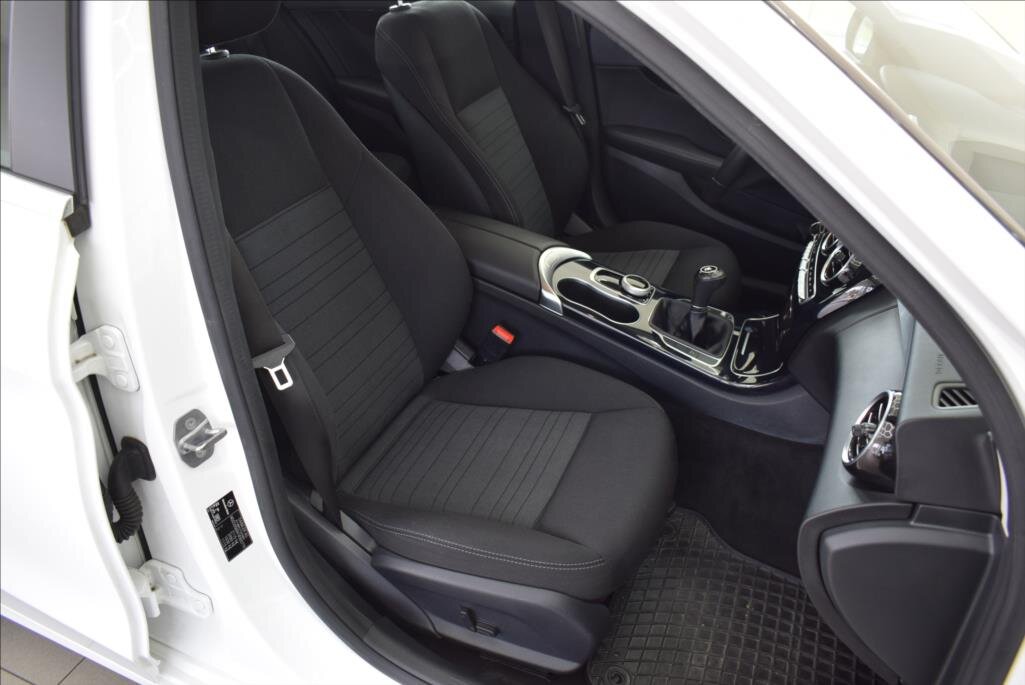 Mercedes-Benz Třídy C Sedan / Limuzína 2,1 l 125 kw