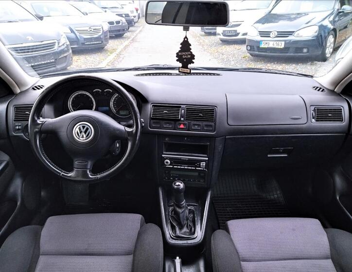 Volkswagen Golf 10
