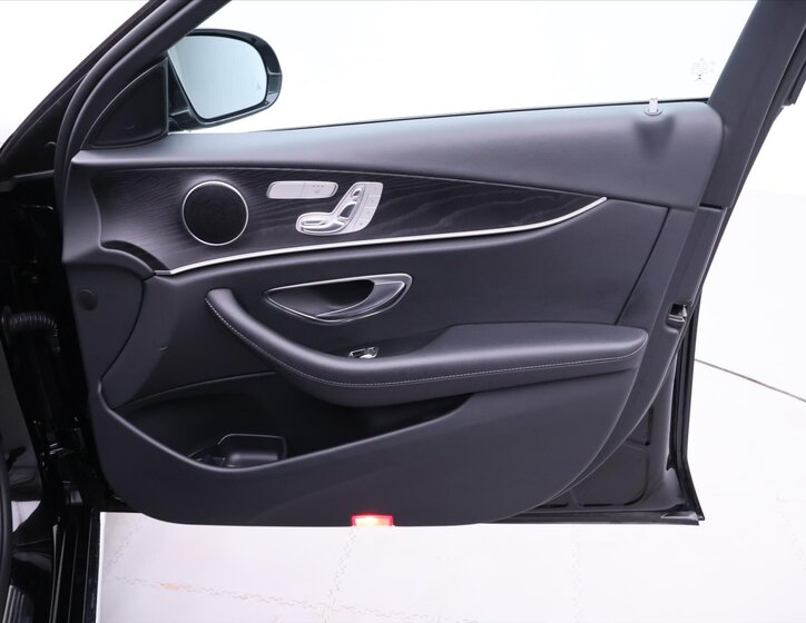 Mercedes-Benz Třídy E Kombi 2,0 l 143 kw