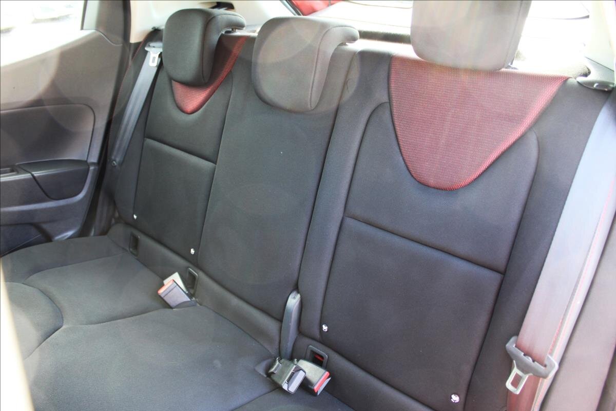 Renault Clio Hatchback 898,0 66 kw