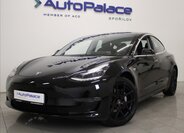 Tesla Model 3 Sedan / Limuzína 10,0 361 kw