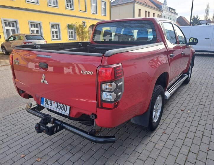 Mitsubishi L200 8