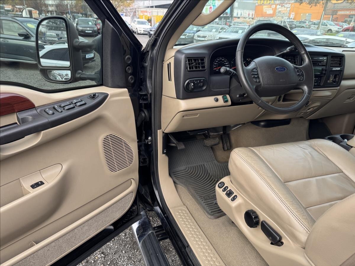 Ford Excursion SUV / Terénní 6,0 l 239 kw