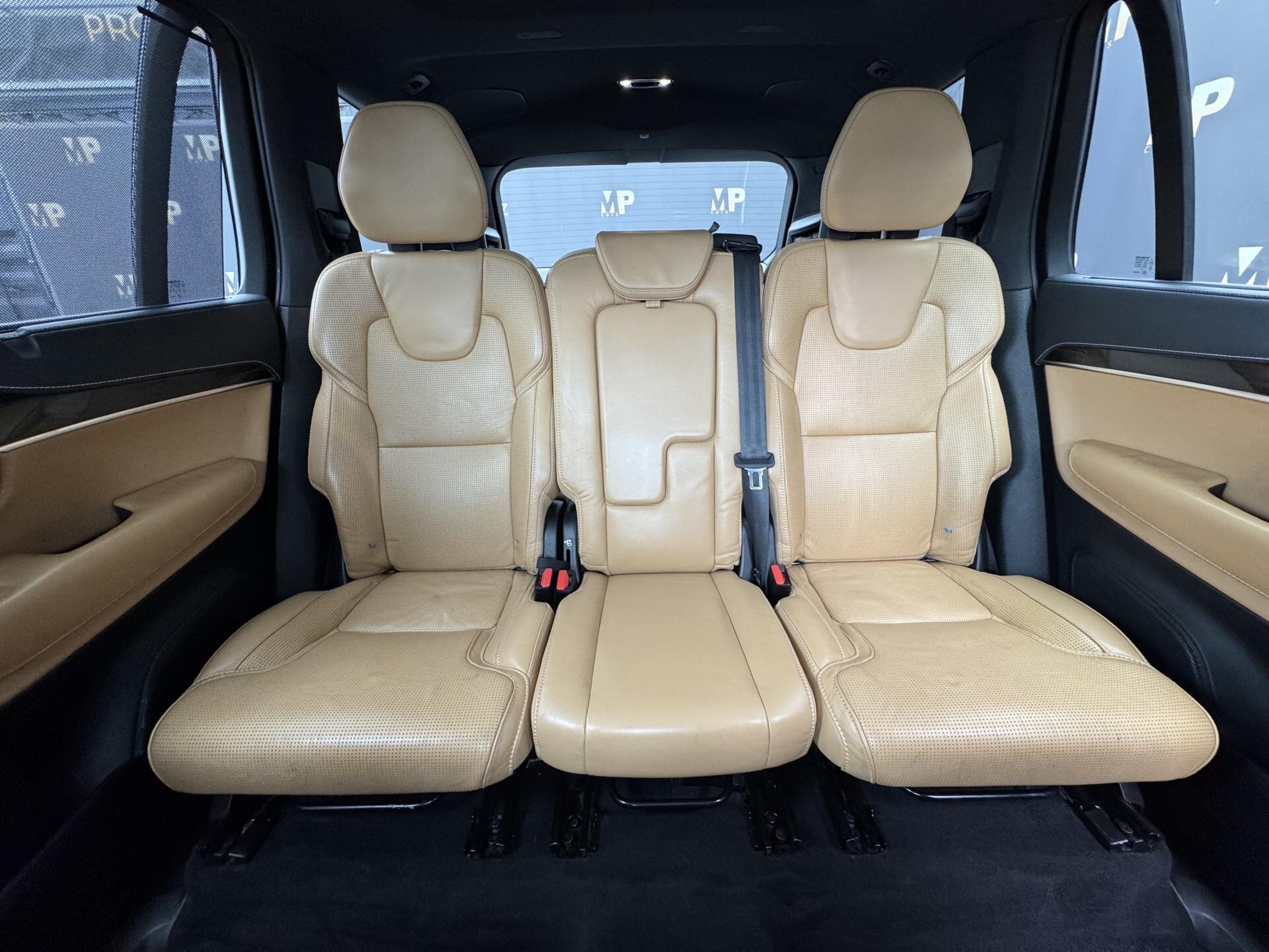 Volvo XC90 SUV / Terénní 2,0 l 173 kw