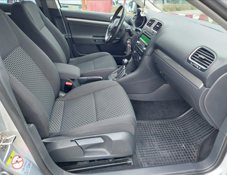 Volkswagen Golf Kombi 1,6 l 77 kw