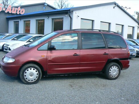 Volkswagen Sharan Kombi 1,9 l 66 kw