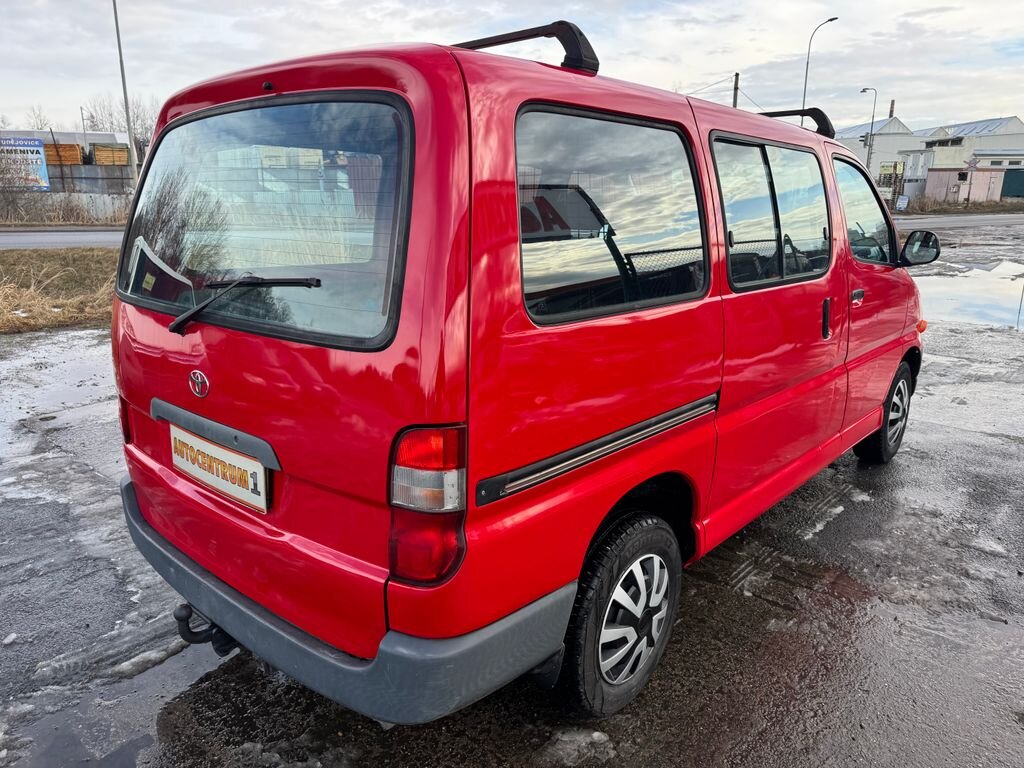 Toyota Hi-Ace Skříň 2,4 l 55 kw