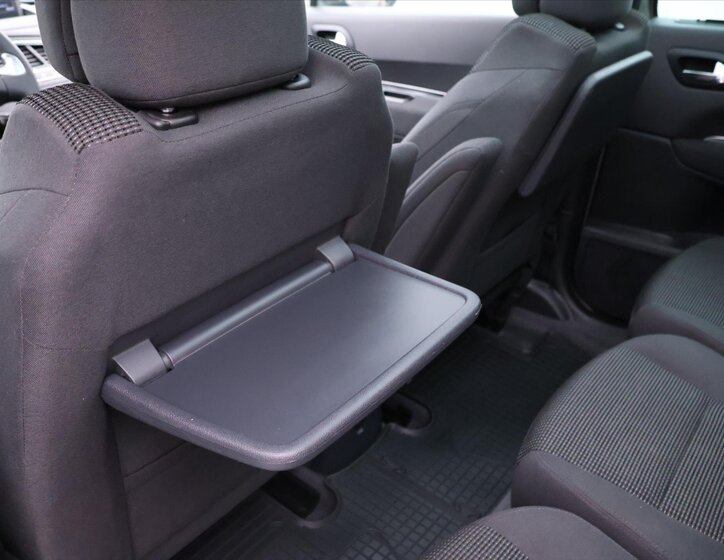 Peugeot 5008 MPV 1,6 l 88 kw