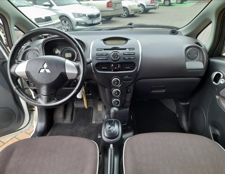 Mitsubishi Ostatní Hatchback 0,0 35 kw