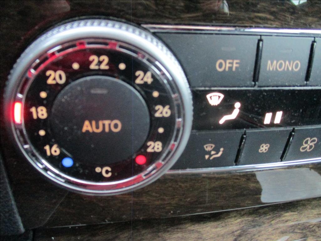 Mercedes-Benz Třídy C Sedan / Limuzína 1,8 l 115 kw