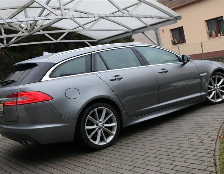 Jaguar XF Kombi 3,0 l 177 kw