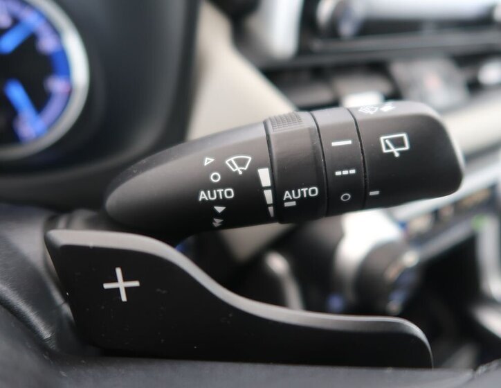 Toyota RAV4 SUV / Terénní 2,5 l 131 kw