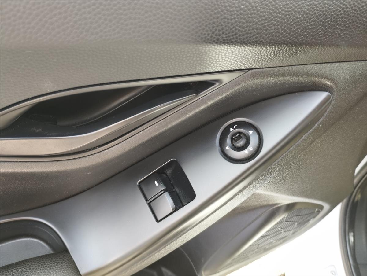 Hyundai ix20 MPV 1,4 l 57 kw