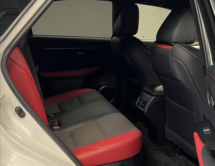 Lexus NX 300h SUV 2,5 l 145 kw