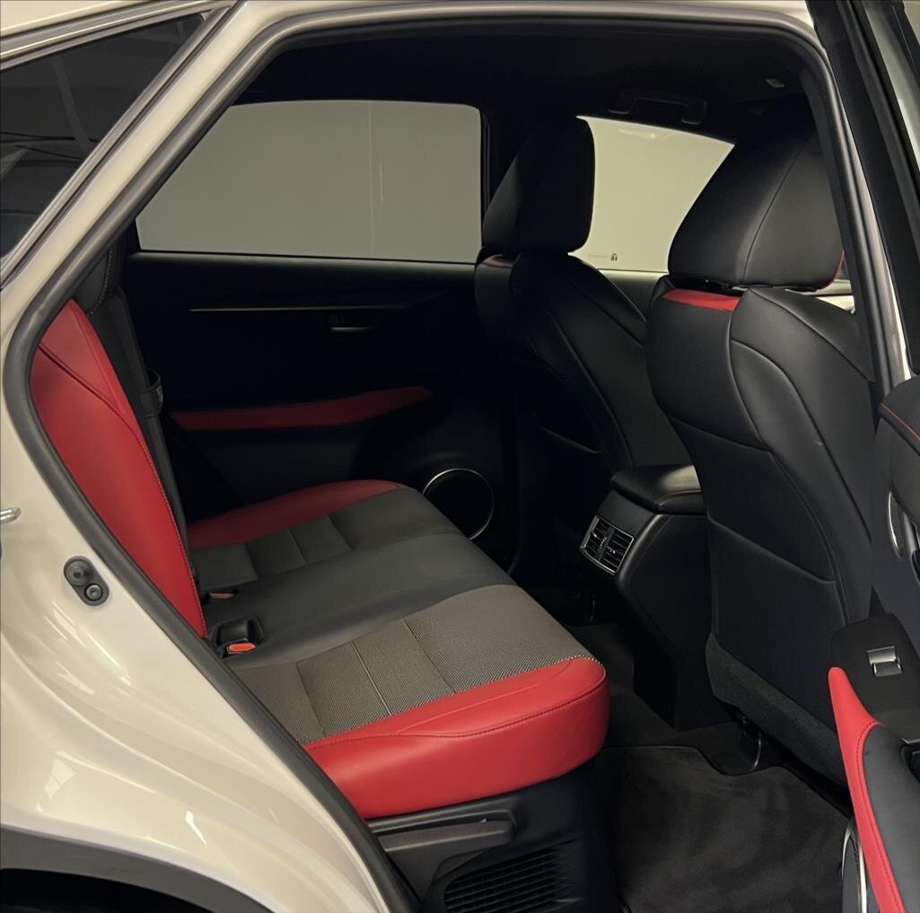 Lexus NX 300h SUV 2,5 l 145 kw