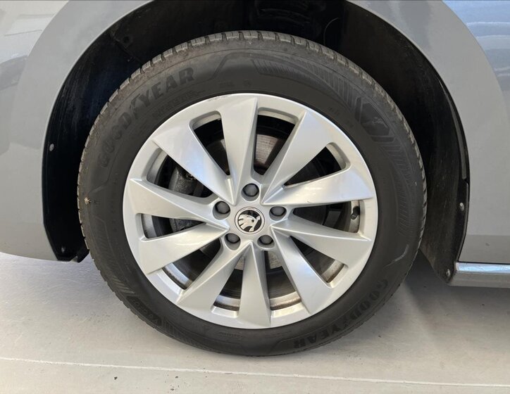 Škoda Superb Kombi 2,0 l 110 kw