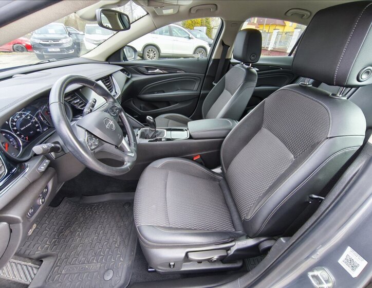 Opel Insignia Hatchback 2,0 l 125 kw