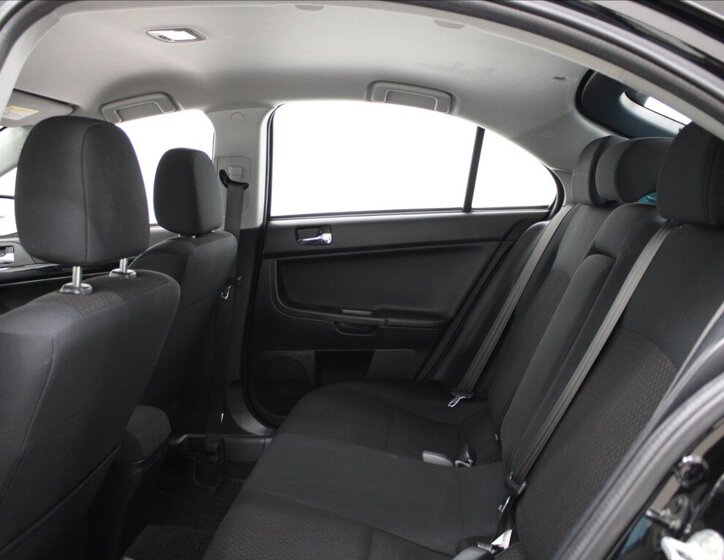 Mitsubishi Lancer Liftback 1,6 l 86 kw