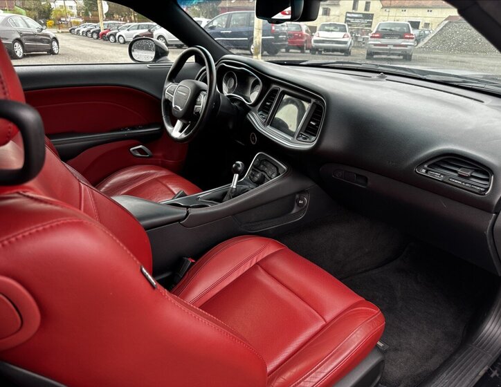 Dodge Challenger Kupé 5,7 l 277 kw
