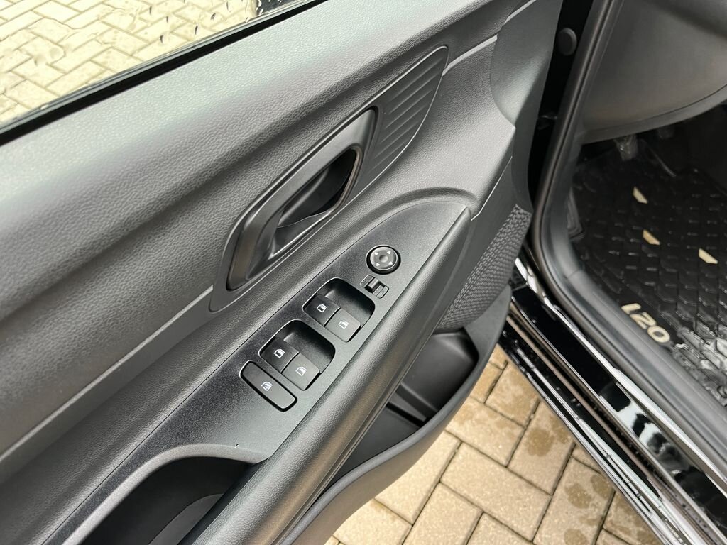 Hyundai i20 Hatchback 1,2 l 57 kw