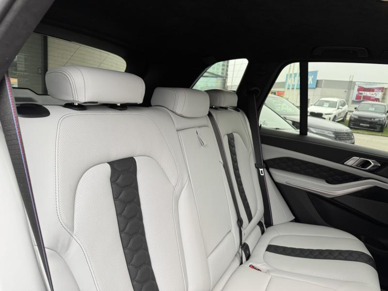 BMW X5 SUV 4,4 l 460 kw