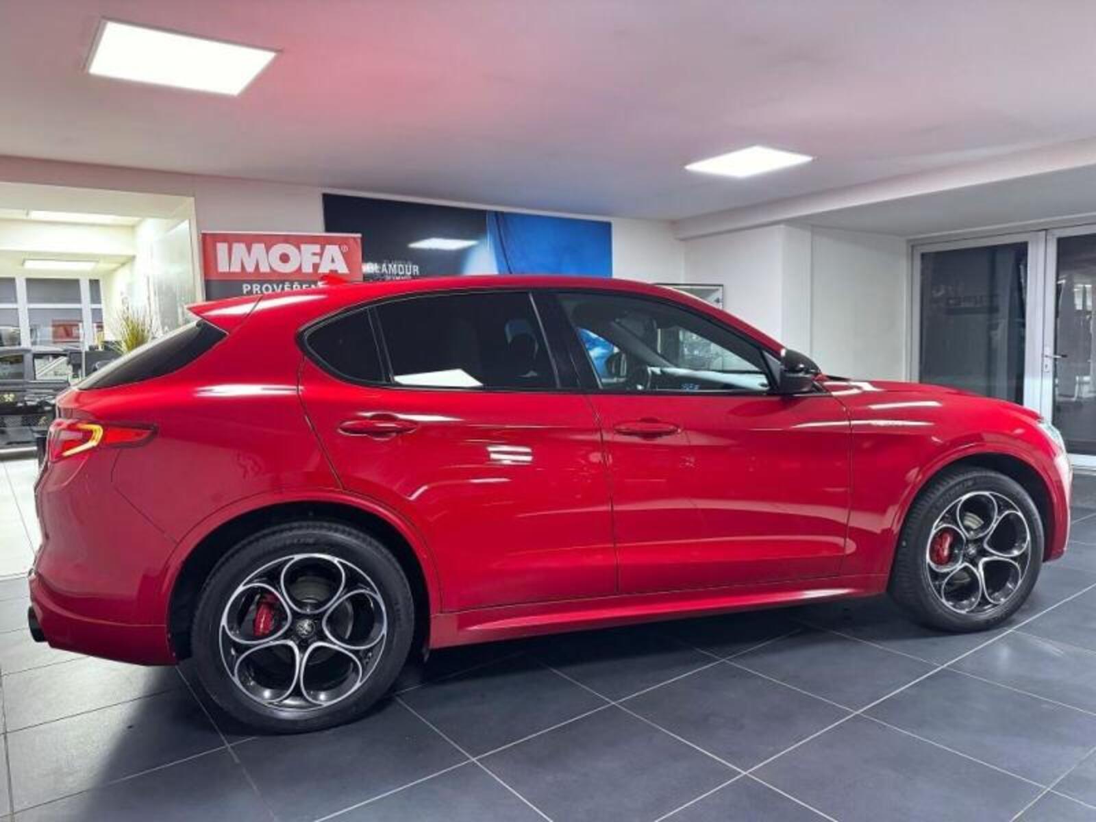 Alfa Romeo Stelvio 4