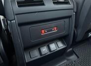 Land Rover Defender 17