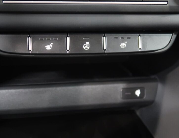 KIA XCeed CUV / Crossover 1,5 l 103 kw