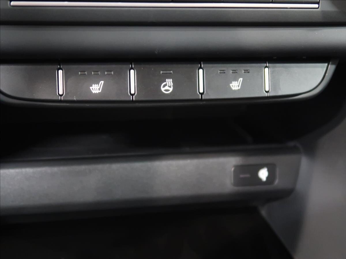 KIA XCeed CUV / Crossover 1,5 l 103 kw