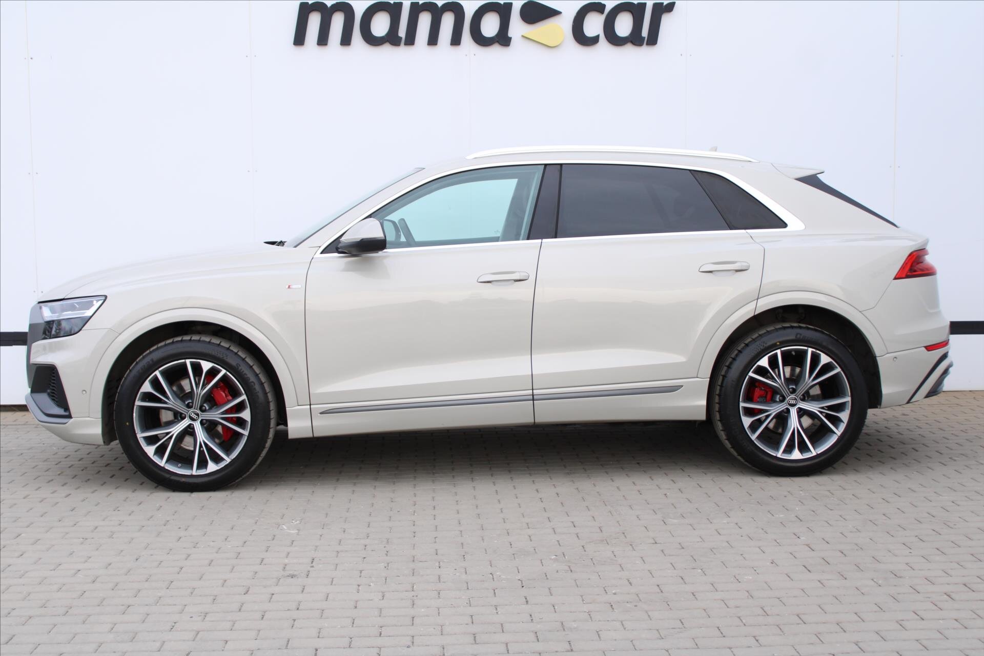 Audi Q8 SUV / Terénní 3,0 l 250 kw