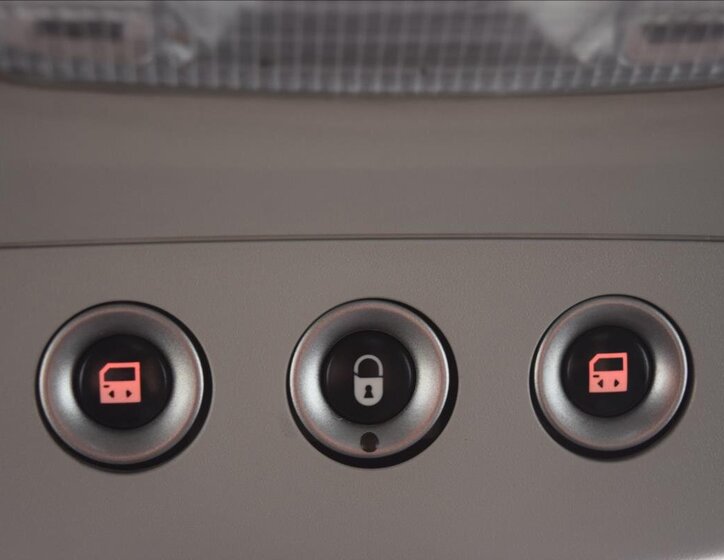 Peugeot 807 MPV 2,0 l 100 kw