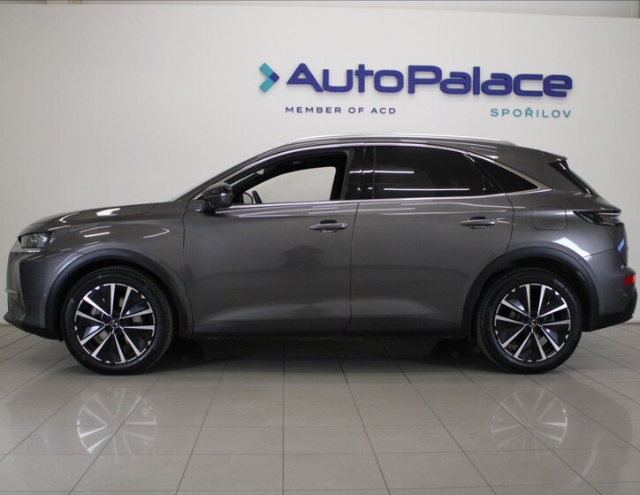 DS Automobiles DS7 Crossback SUV / Terénní 1,6 l 221 kw