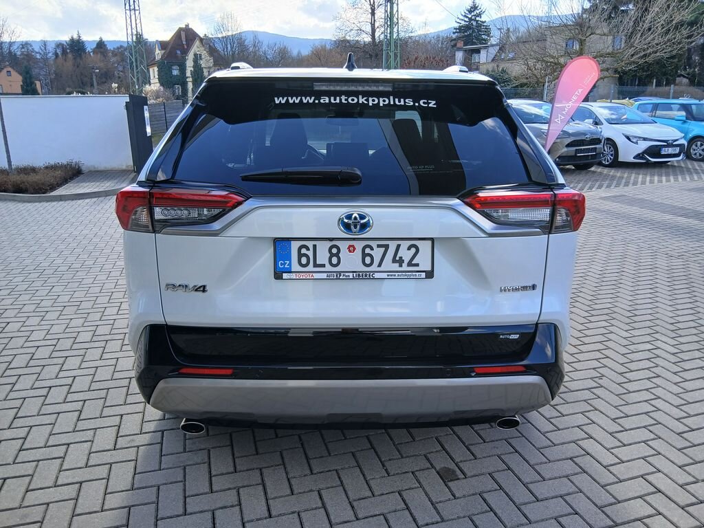 Toyota RAV4 SUV / Terénní 2,5 l 131 kw