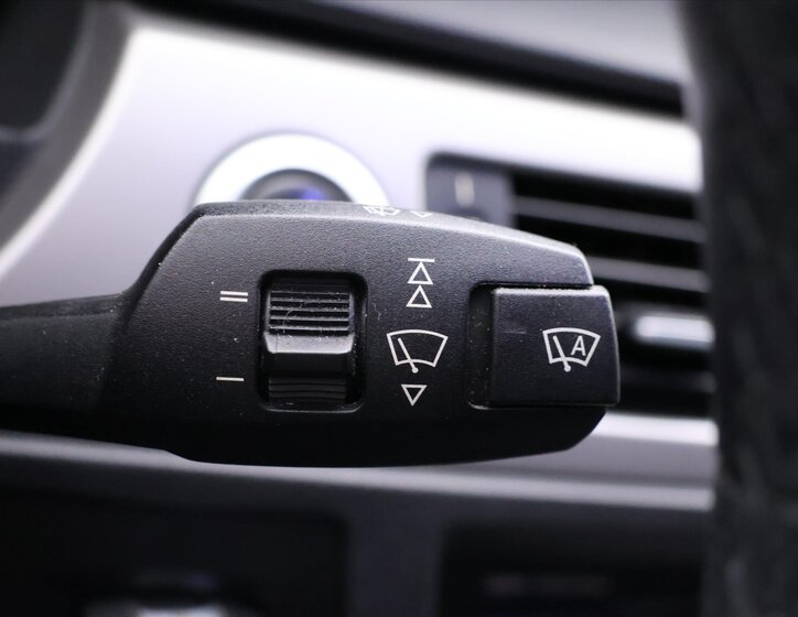 BMW Řada 3 Sedan / Limuzína 2,0 l 110 kw