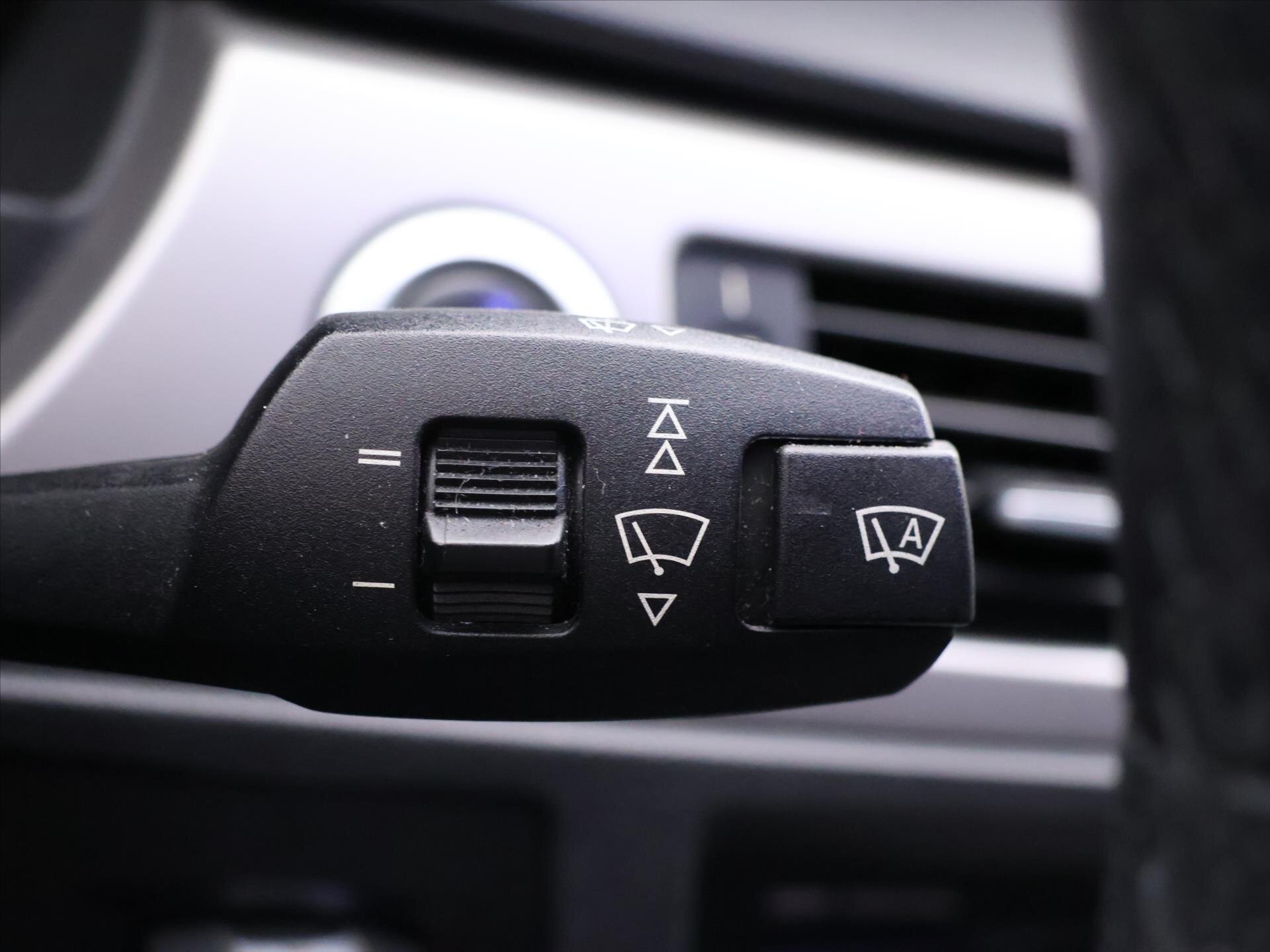 BMW Řada 3 Sedan / Limuzína 2,0 l 110 kw