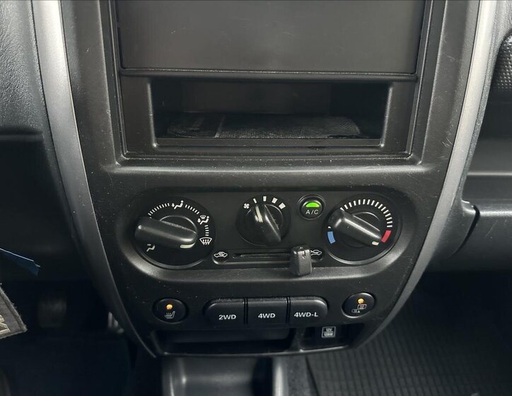 Suzuki Jimny SUV 1,3 l 63 kw