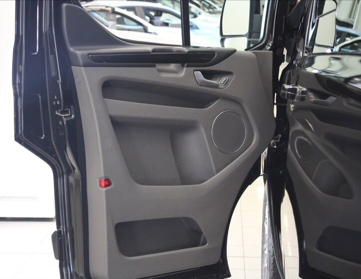 Ford Tourneo Custom MPV 2,0 l 125 kw