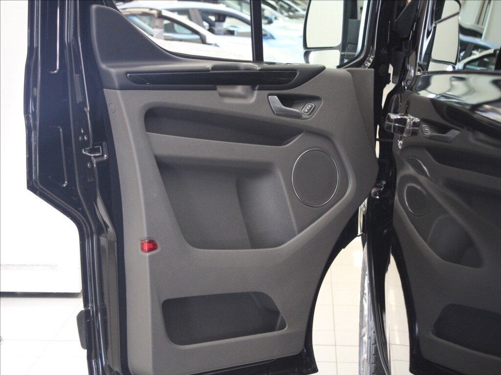 Ford Tourneo Custom MPV 2,0 l 125 kw