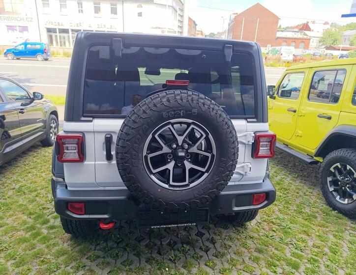 Jeep Wrangler 5