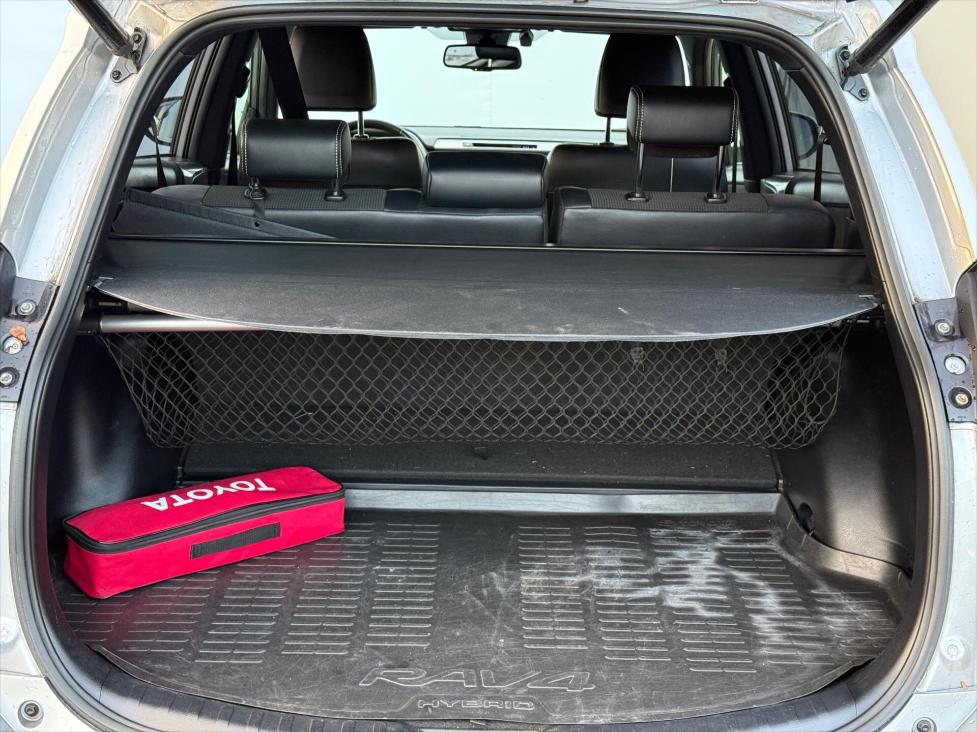 Toyota RAV4 SUV 2,5 l 114 kw