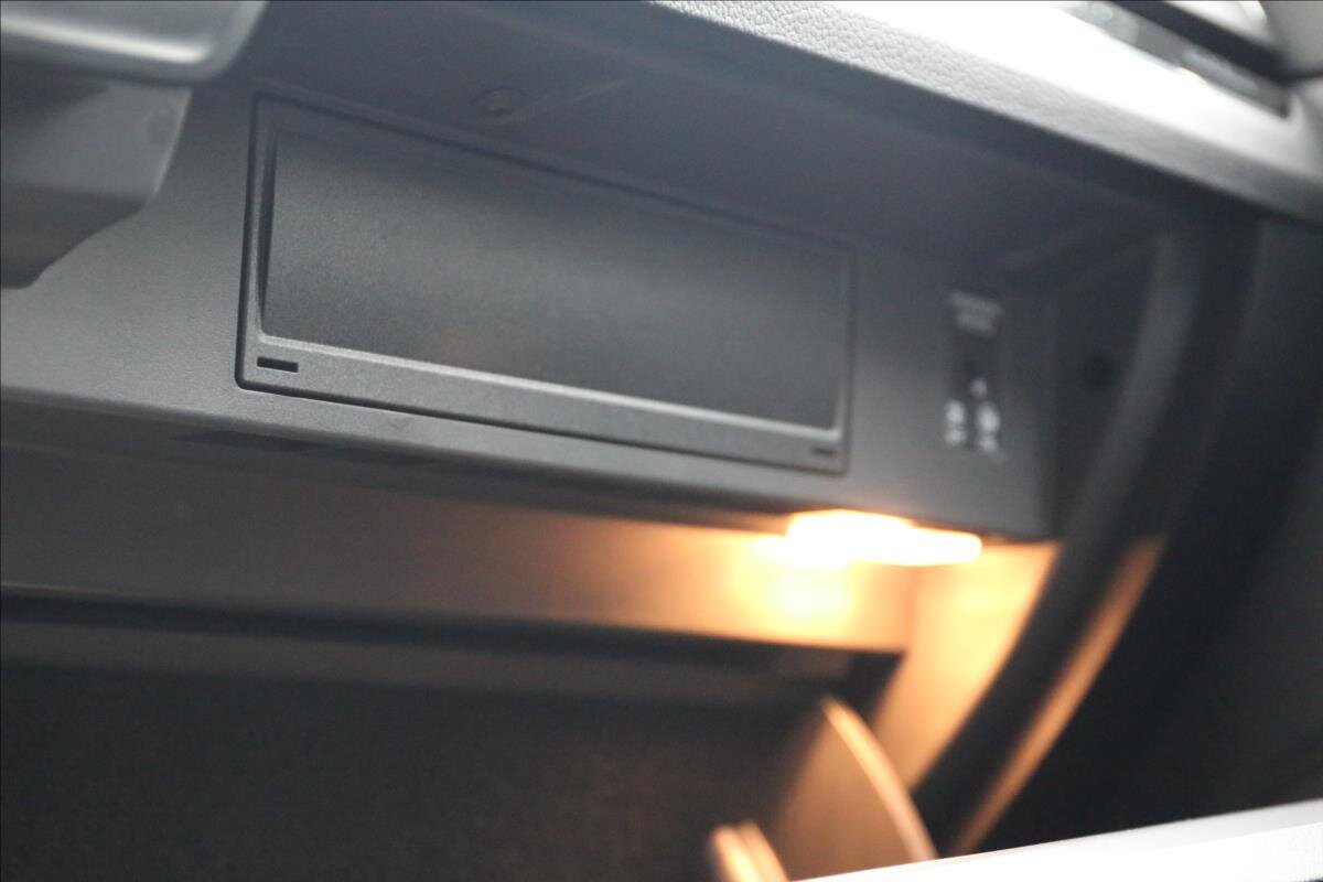 Škoda Superb Sedan / Limuzína 2,0 l 140 kw