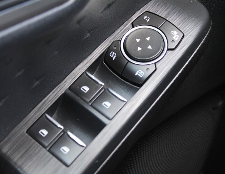 Ford Kuga SUV / Terénní 1,5 l 110 kw