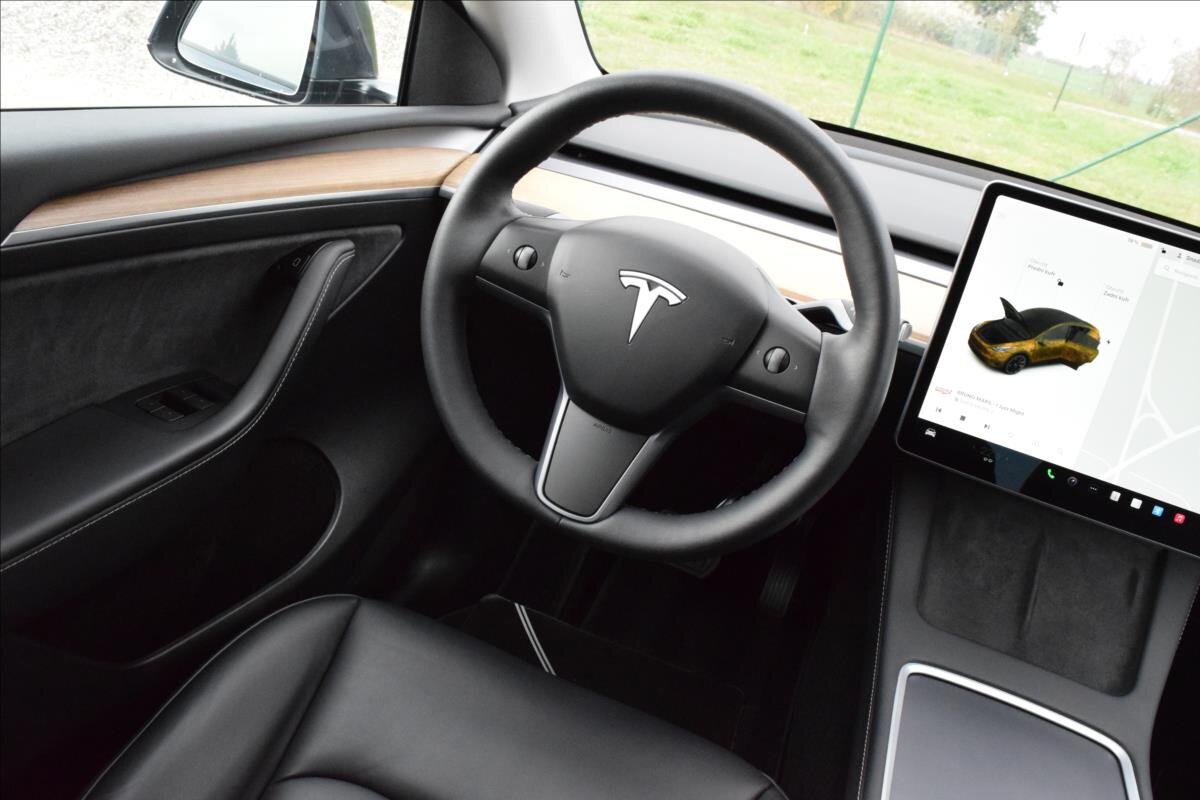 Tesla Model Y SUV / Terénní 0,0 378 kw