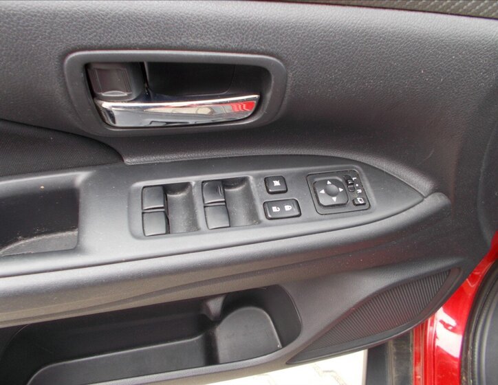 Mitsubishi Outlander SUV / Terénní 2,0 l 110 kw