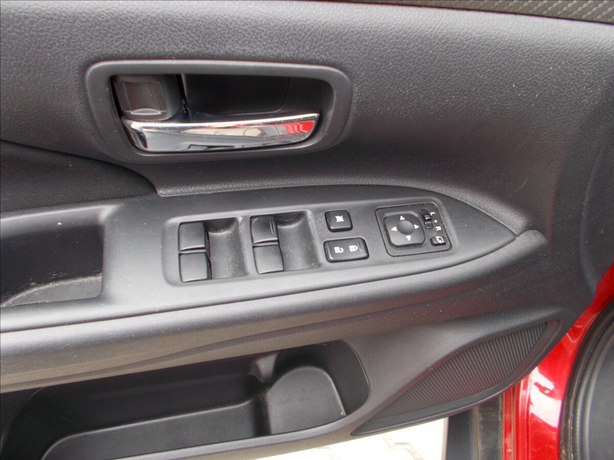 Mitsubishi Outlander SUV / Terénní 2,0 l 110 kw