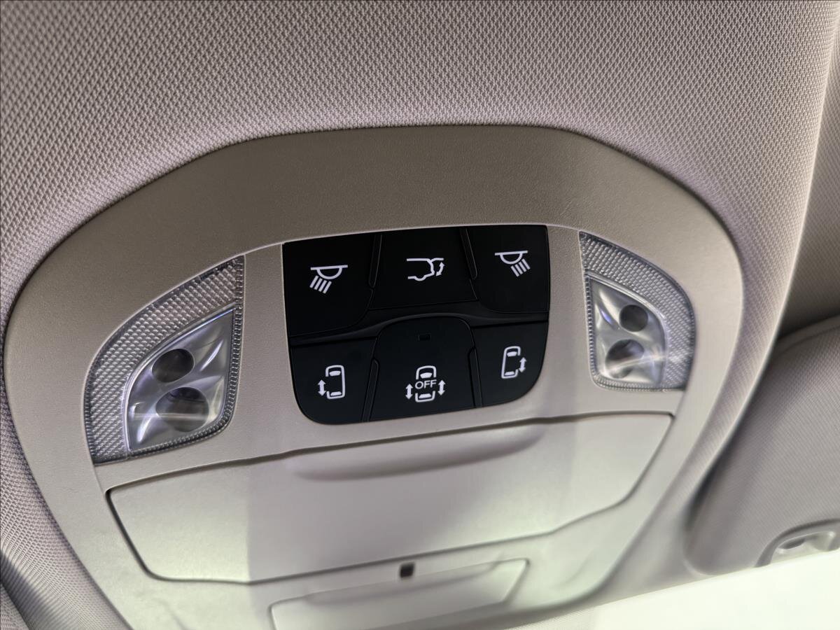 Chrysler Pacifica MPV 3,6 l 214 kw
